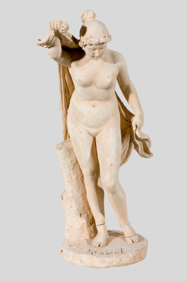 En ung pige ved badet